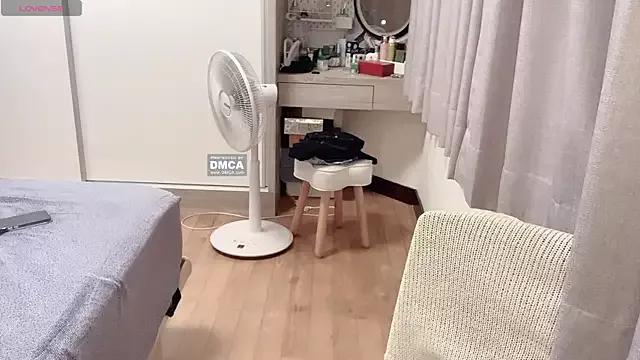 tw_yaya on StripChat