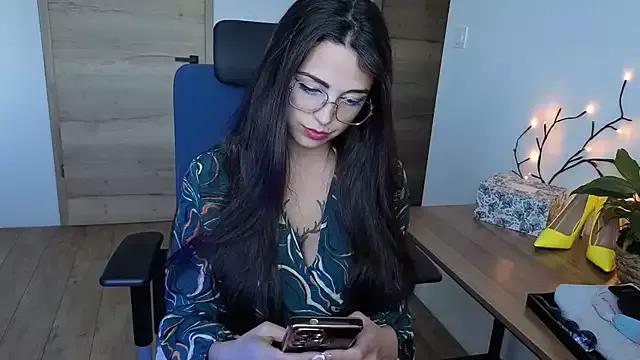 Tyna_Veliksa from StripChat