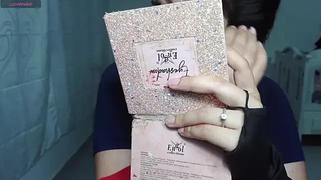 Freechat umarany on StripChat