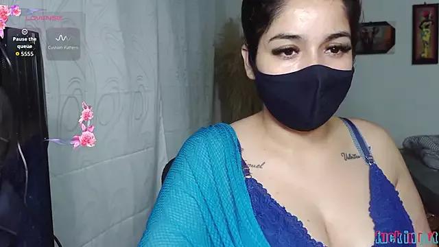 Freechat umarany on StripChat