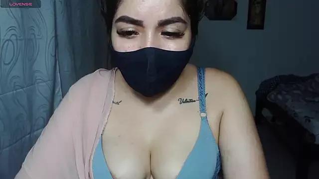 Freechat umarany on StripChat