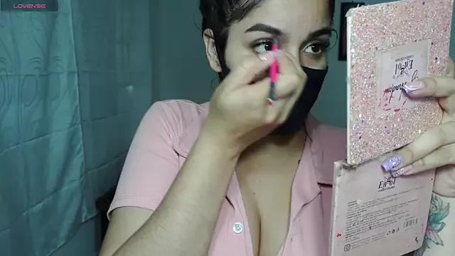 Freechat umarany on StripChat