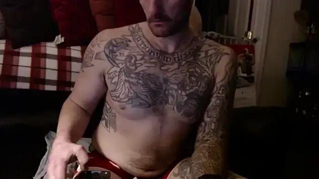 UnCuTupTheBuTT on StripChat 