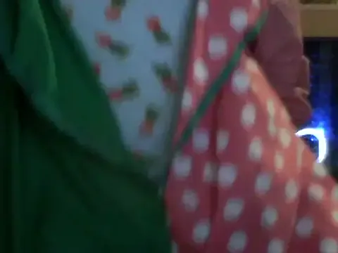 untamedredsnake — get naked