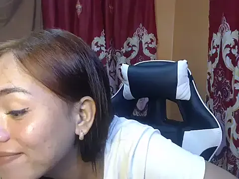 ur_lovelyjessy on StripChat