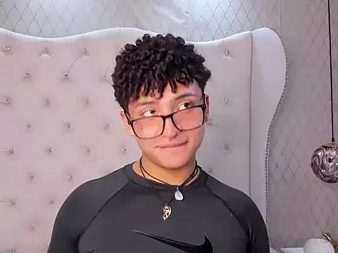 Freechat Valentin0_3 on StripChat