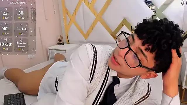 Freechat Valentin0_3 on StripChat