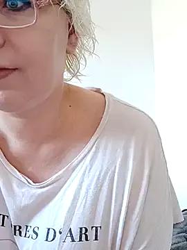 Freechat VikaKing on StripChat