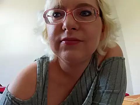 Freechat VikaKing on StripChat