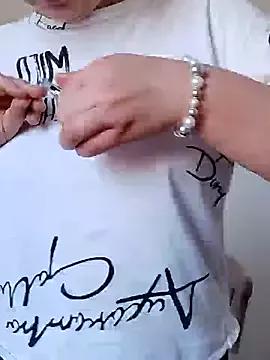 Sexy VikaKing wants you to fuck her body now VikaKing from StripChat