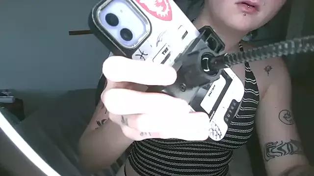 Violett3333 on StripChat