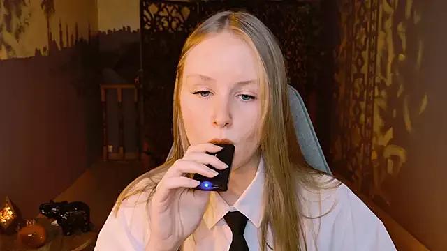 VivienLeeigh on StripChat 