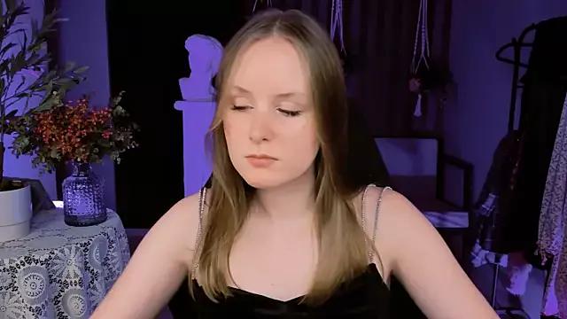 VivienLeeigh on StripChat 