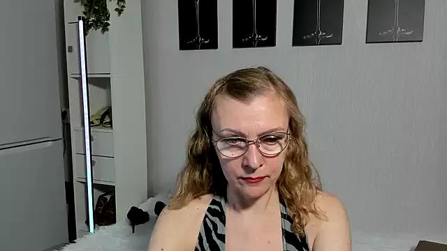 Wet4ryou on StripChat