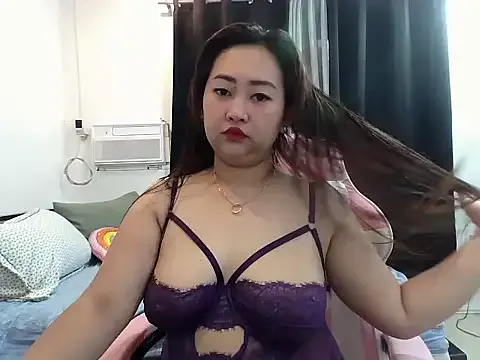 Wetmedaddyxxx — oil al over my tits pls