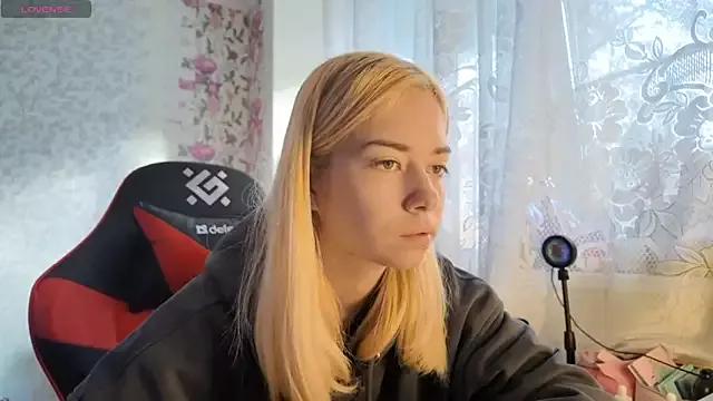 Witching_Moon on StripChat