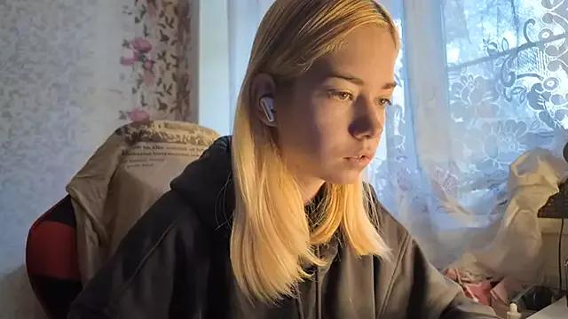 Witching_Moon on StripChat