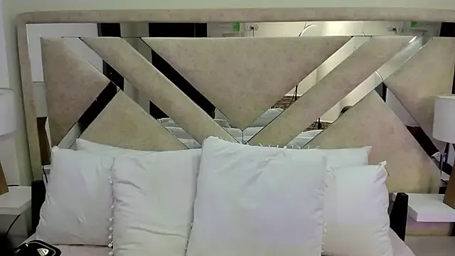 ximena_vasquez8 on StripChat