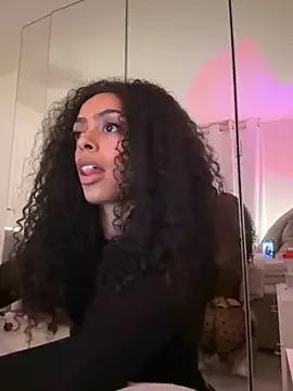 Explore cute camslut Yasmingarcia yasmingarcia from StripChat