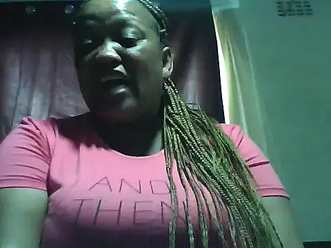 Yellobonepussy on StripChat