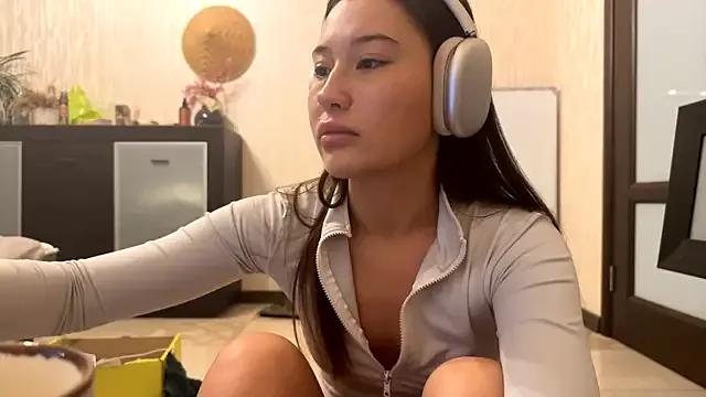 Freechat YourCoreanmiracle on StripChat