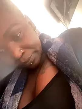 yummy_sweet_caramel on StripChat 