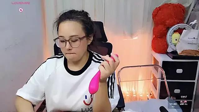 YY-Felicia on StripChat 