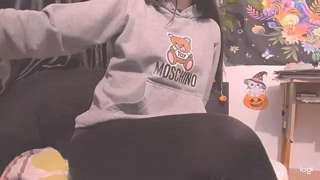 zinnia_ on StripChat